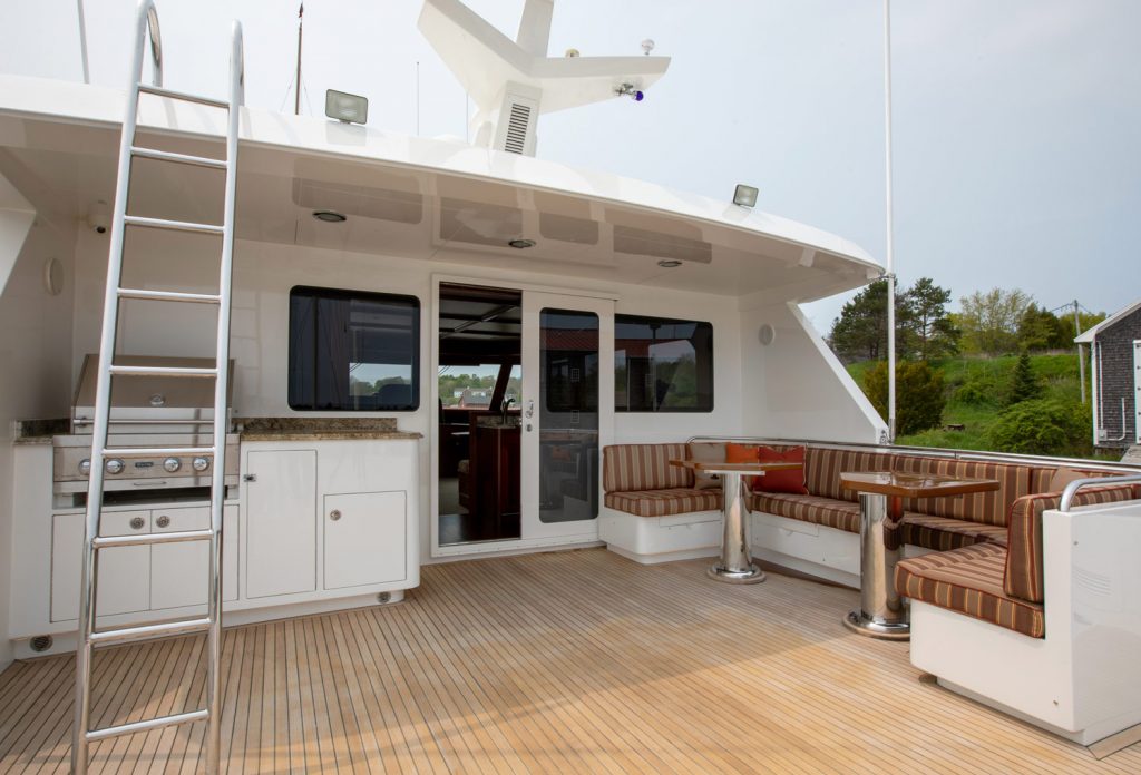 Paragon Rhapsody flybridge