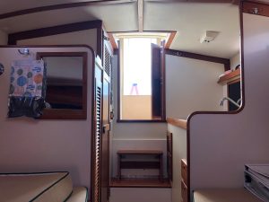 Monhegan 25 Badger companionway