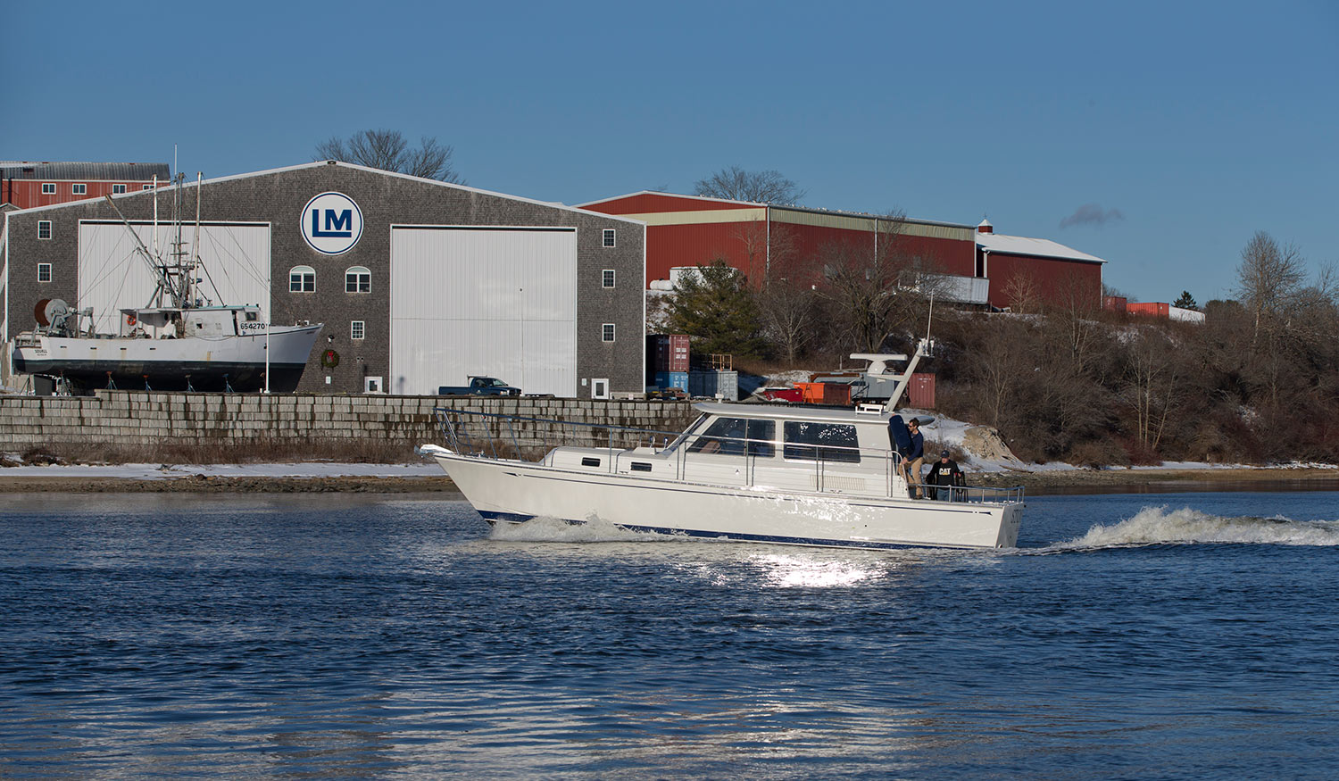 LM 42 Commuter Yacht