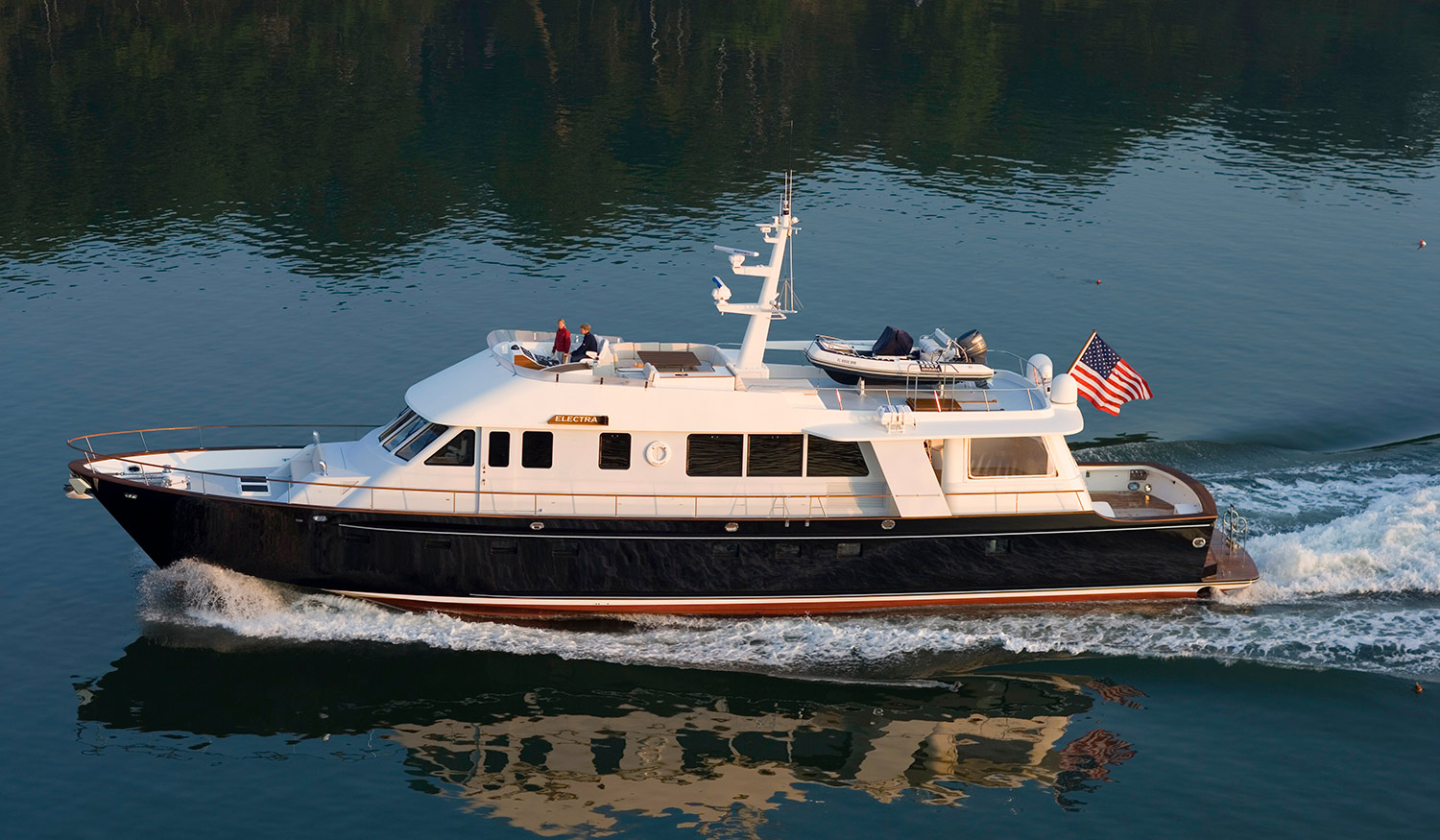 Lyman-Morse yacht Electra