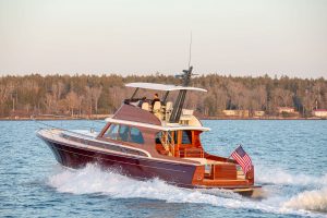 Hood 57 LM transom view