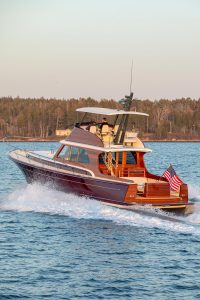 Hood 57 LM stern