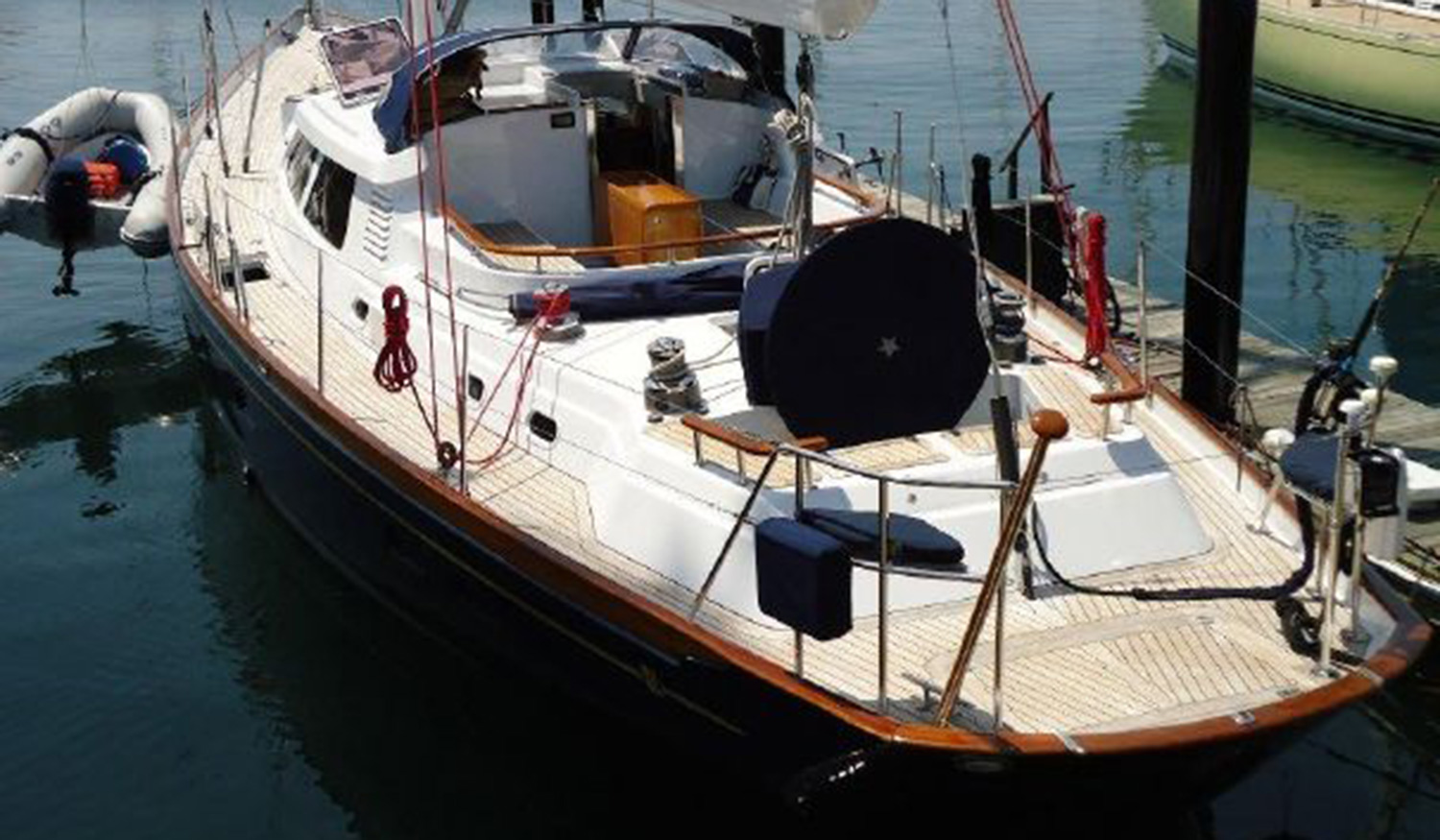 Sensation 73 yacht Valor cockpit