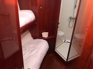 Sensation 73 yacht Valor head