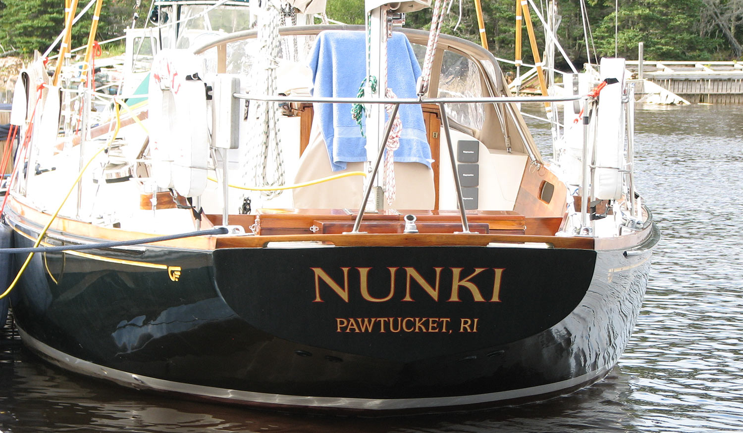 Hinckley Bermuda 40 transom