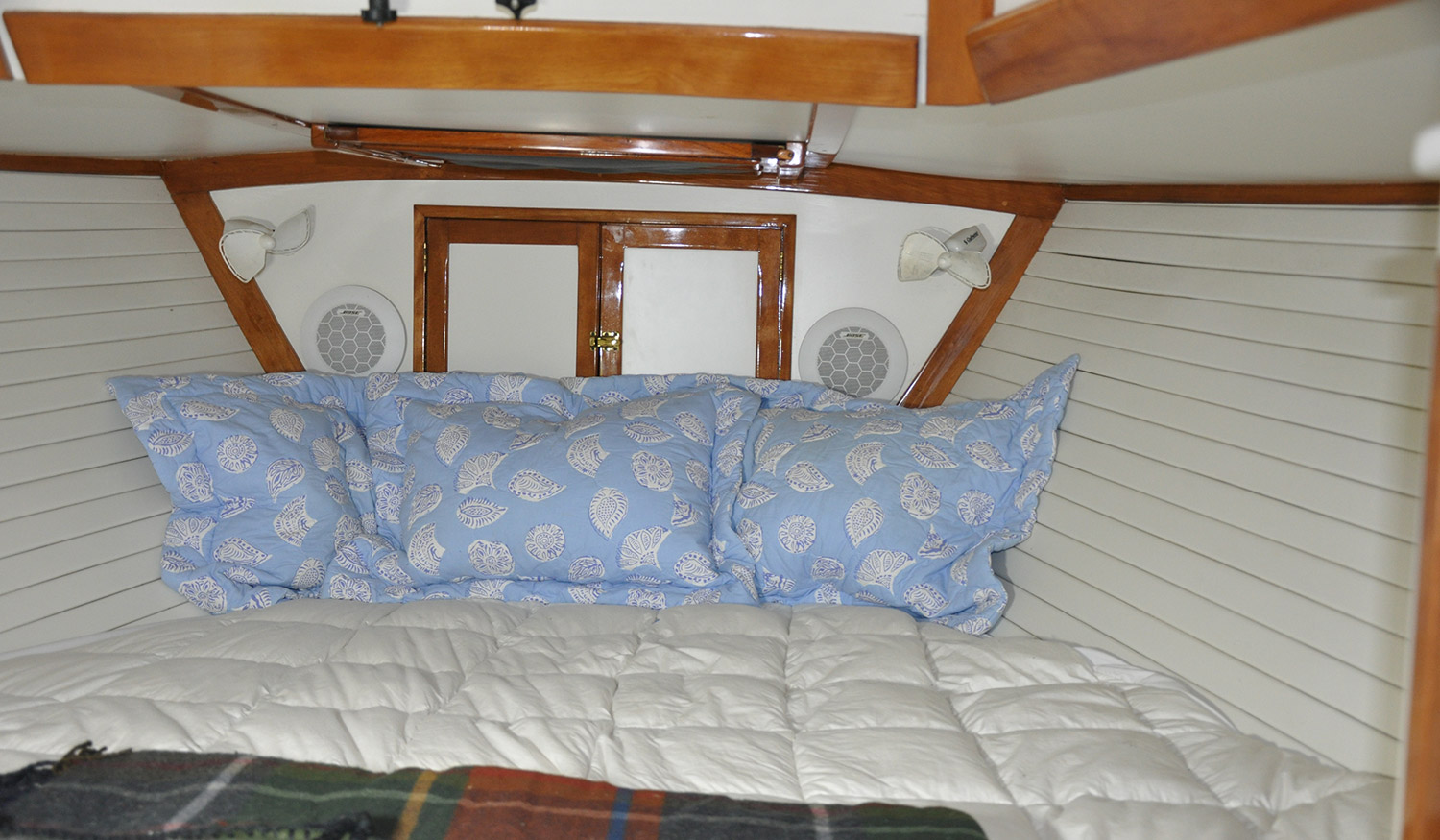 Hinckley Bermuda 40 Nunki forepeak