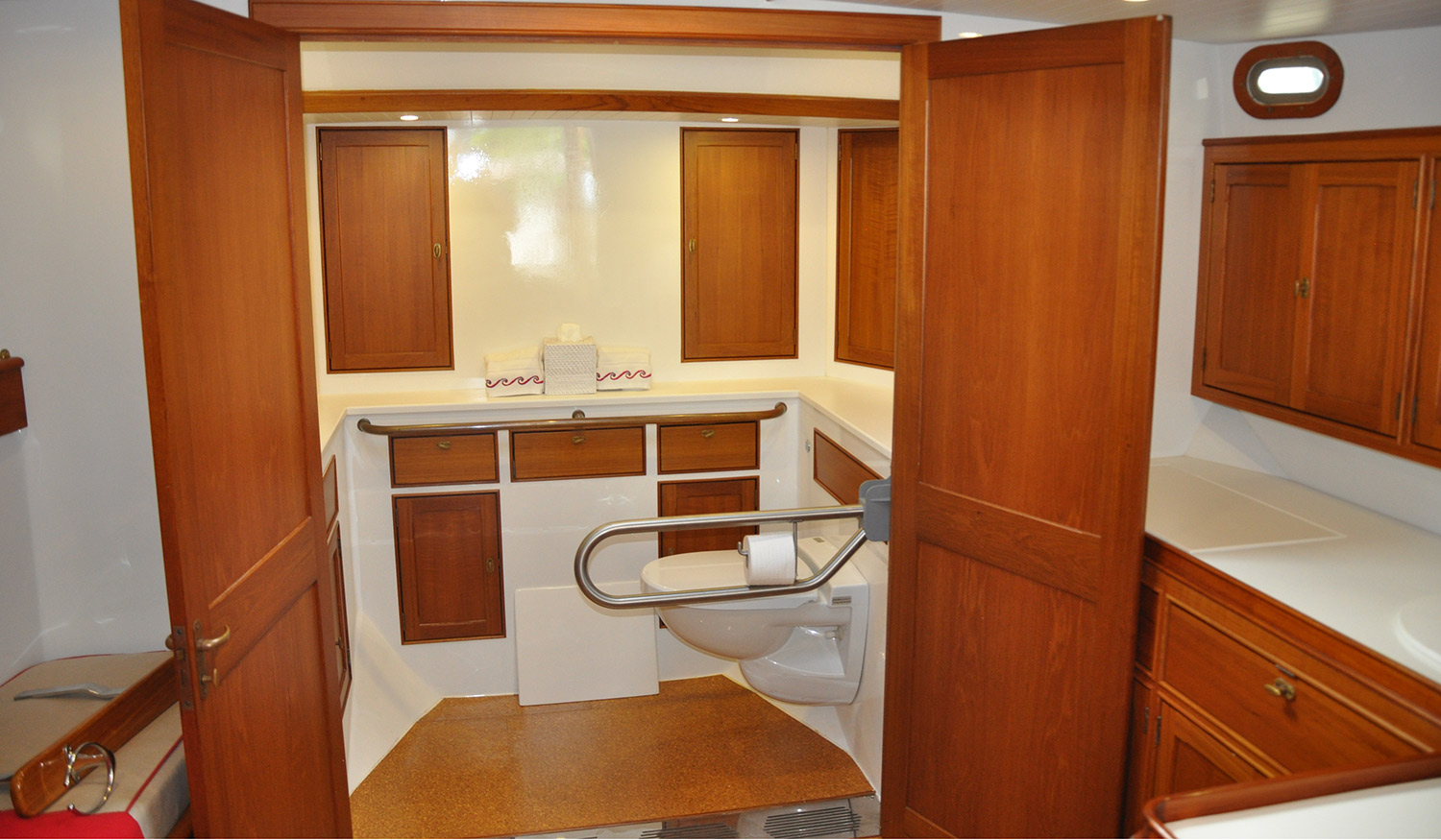 Wesmac 42 Relentless head